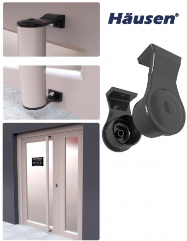 Vista del Juego de Soporte Tirador Tubo Apolo Negro Instalado en puerta